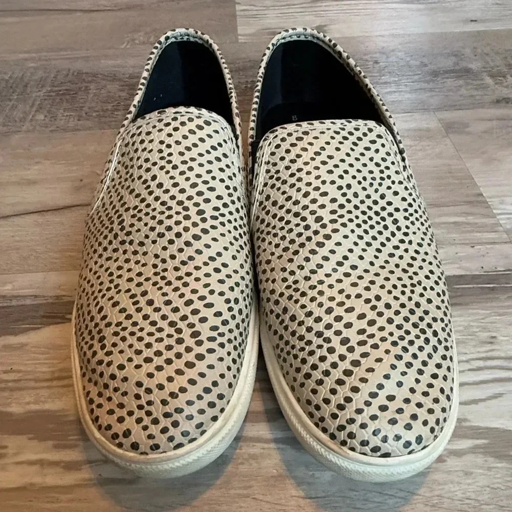 Time and Tru Women's Animal Print Twin Gore Slip On Memory Foam